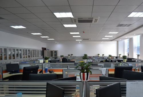 昆電工電纜取得電纜縱包放帶裝置專利，四組電纜外包帶包裹在電纜外壁上:電纜